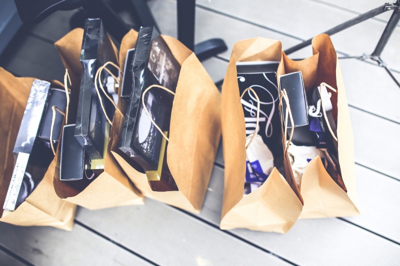 boutique-ST JEANNET-min_shop_shopping_bags_gift_brown_blank_market_product-722676